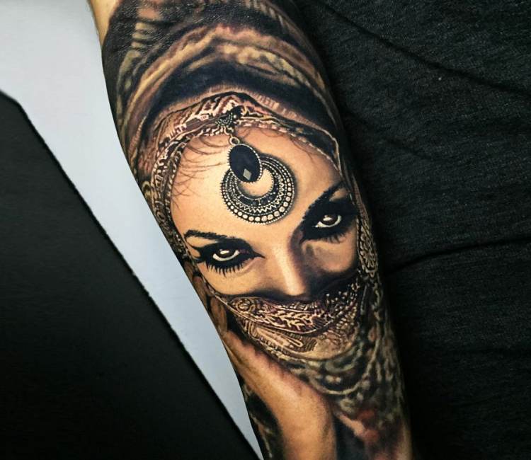 Woman With Face Tattoos by Johanna on Dribbble