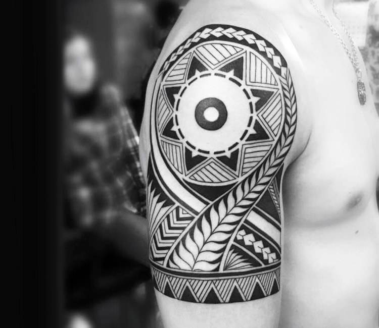 Maori polynesian tattoo bracelet with waves and sun symbol. Tribal sleeve  seamless pattern vector. 24542114 Vector Art at Vecteezy