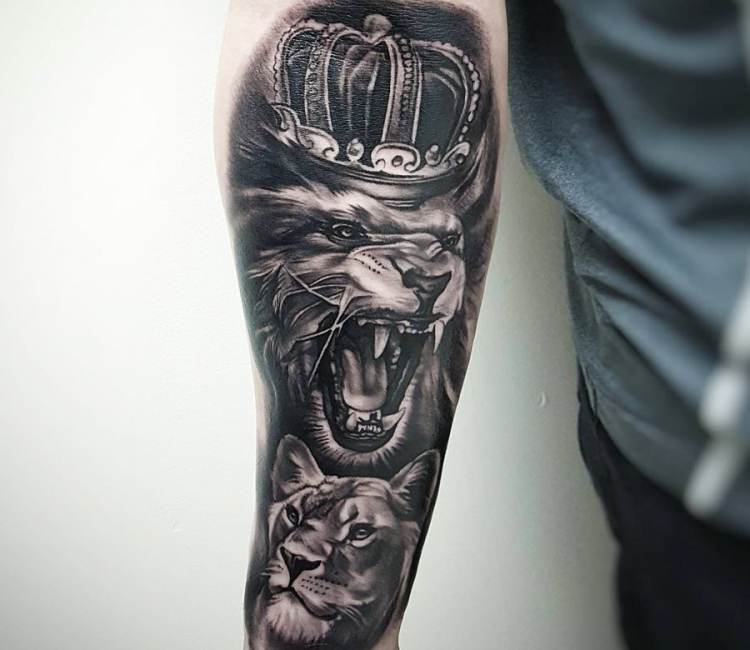 King Lion tattoo by Tyler Malek | Post 18914