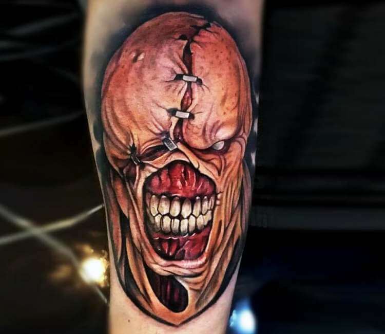 Resident Evil 4 insignia  Tatuaje de juegos Plagas Tatuaje de anatomía
