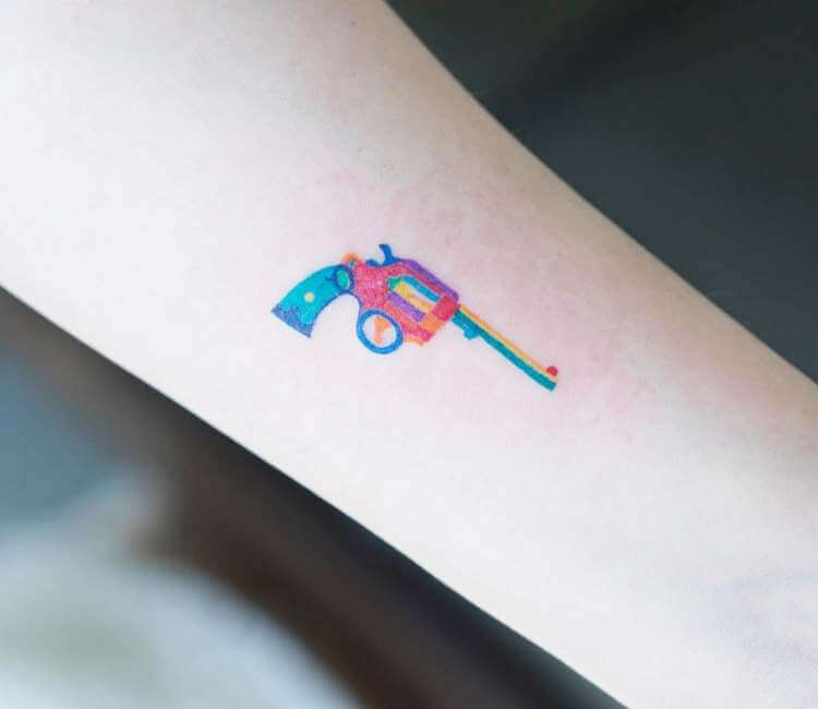 Toy Gun tattoo by Zihee Tattoo | Post 25991